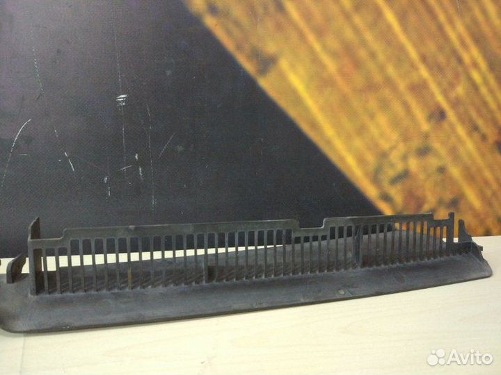 Дефлектор радиатора Volkswagen Passat Variant B6