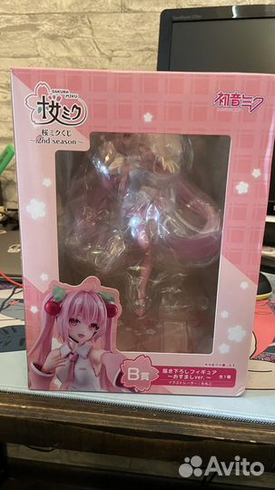 Заказ из фигурок Мику