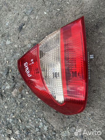 Фонарь задний Toyota Prius NHW11