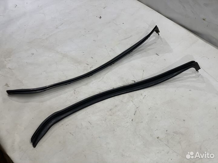 Дополнительный уплотнитель двери Mercedes W213