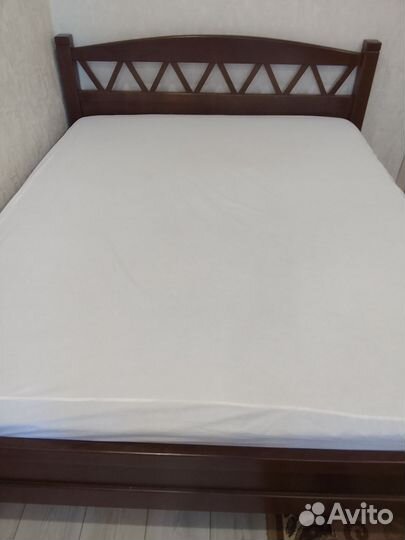 Кровать двухспальная с матрасом бу 160 200