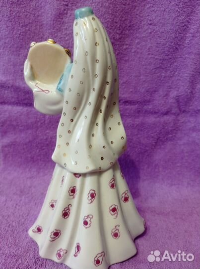 Девушка с бубном, танец