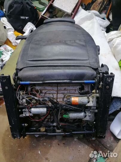 Переднее сидение от Saab