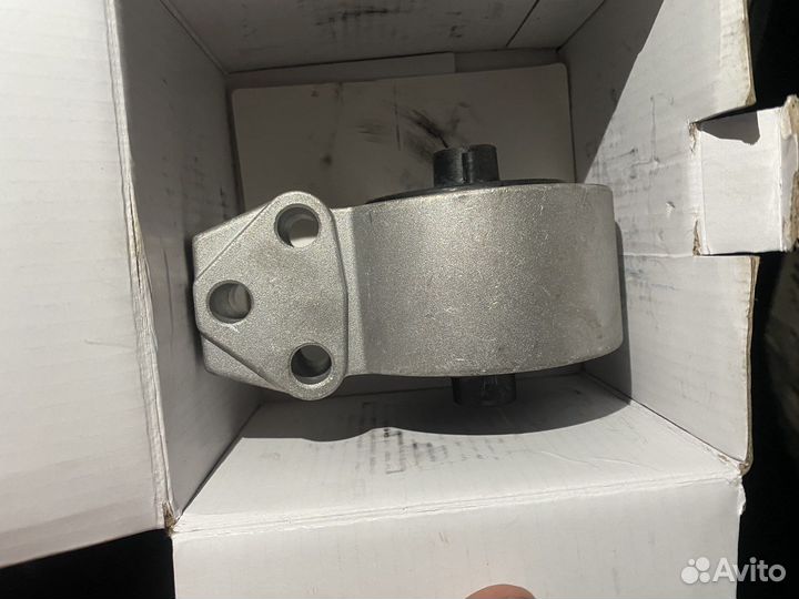 Опора кпп mitsubishi carisma 1.6-1.8