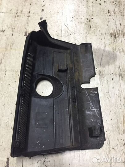 7l6103505 накладка декоративная vw touareg 4.2