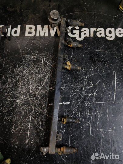 Топливная рампа бмв Bmw 730 E32 M30 1989