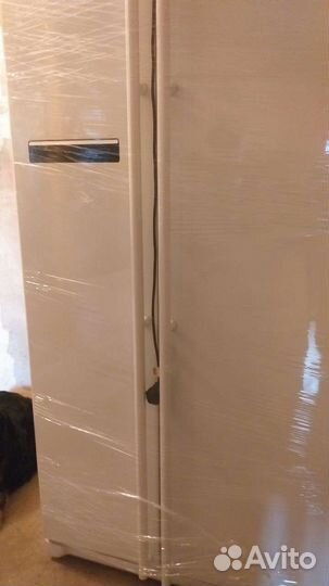 Холодильник Samsung