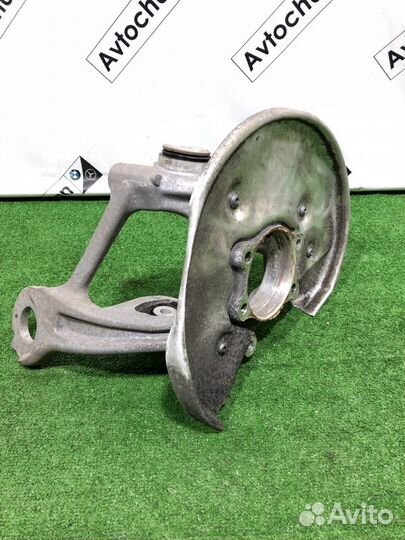 Кулак задний правый Porsche Macan 95B 2017