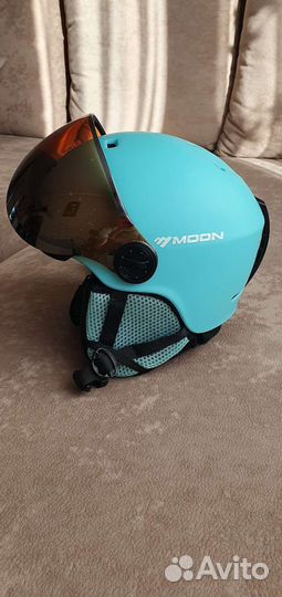 Шлем горнолыжный с визором