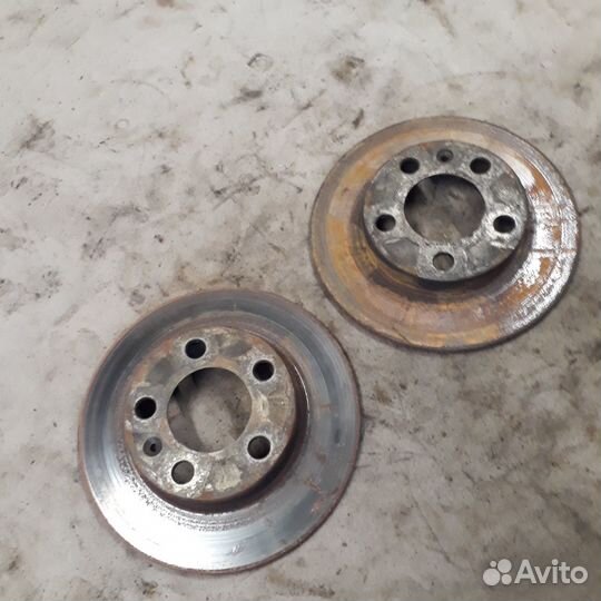 Тормозные диски задние Шкода Октавия тур (А4U1)