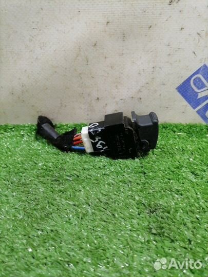 Кнопка стеклоподъемника задняя левая Hyundai Getz