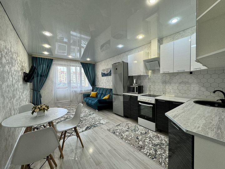 2-к. квартира, 60 м², 1/6 эт.