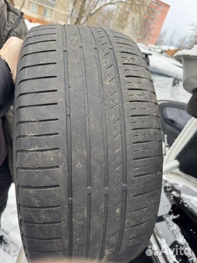 Kinforest KF-550 255/40 R19