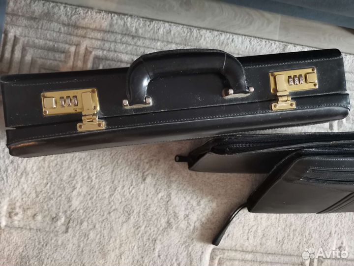 Кейс дипломат