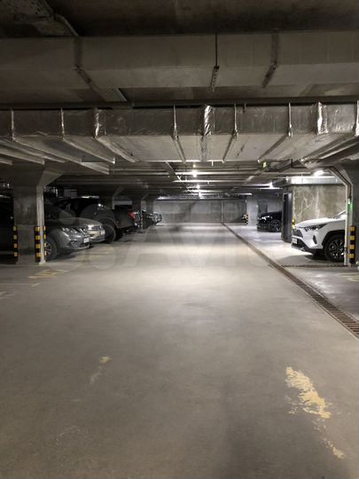 Машиноместо, 14 м²