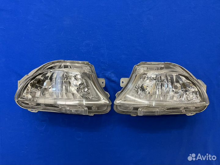 Фара противотуманная левая правая Lexus LS