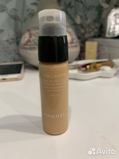 Крем тональный Chanel Vitalumiere
