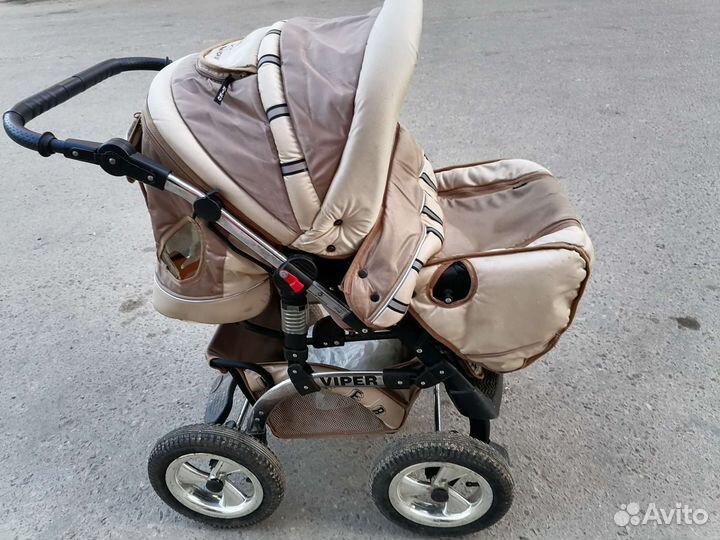 Детская прогулочная коляска