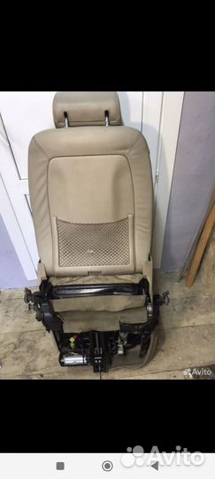 Передние кожаные сиденья Ауди А6С5 седан