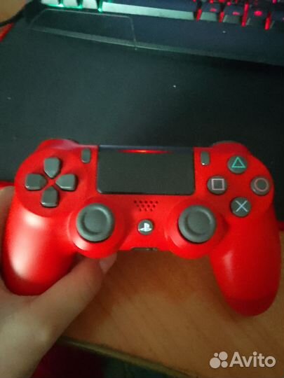 Джойстик на ps 4 красный