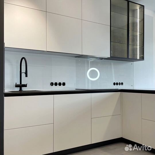 Кухня современная на заказ. Доставка и сборк