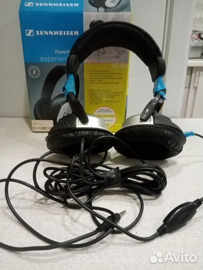 Проводные наушники