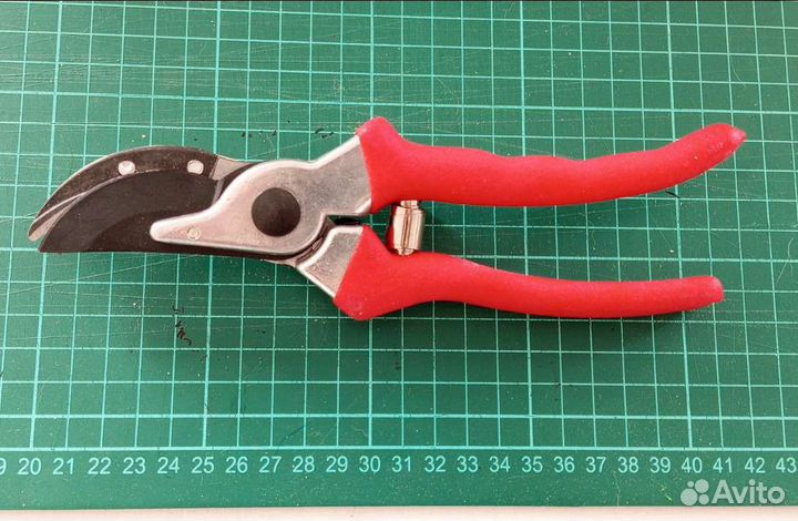 Секатор садовый