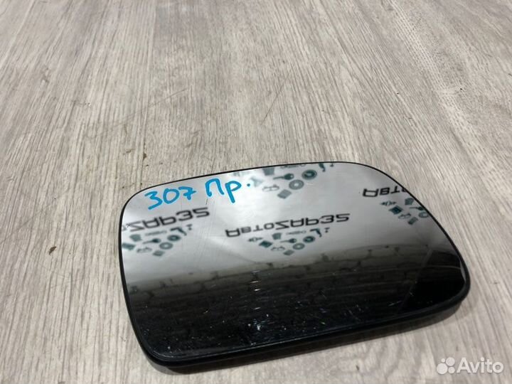 Зеркальный элемент правый Peugeot 307 2001 2002