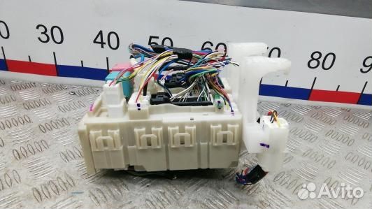 Блок предохранителей toyota corolla E15 (EDN07M102