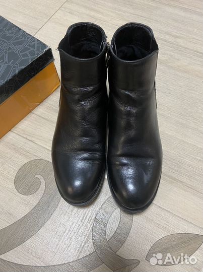 Продам ботинки челси