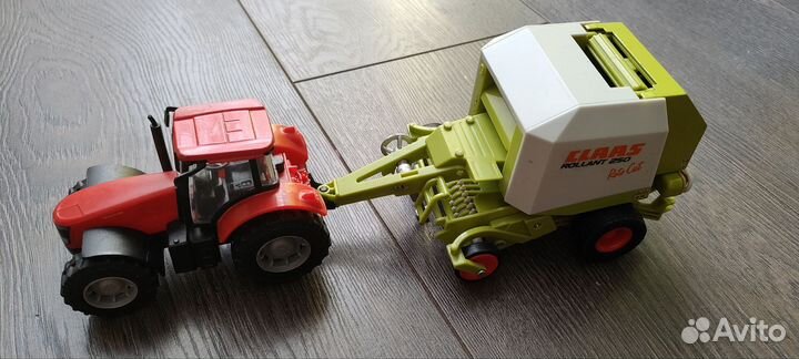 Трактор игрушка Claas комбайн Bruder rollant 250