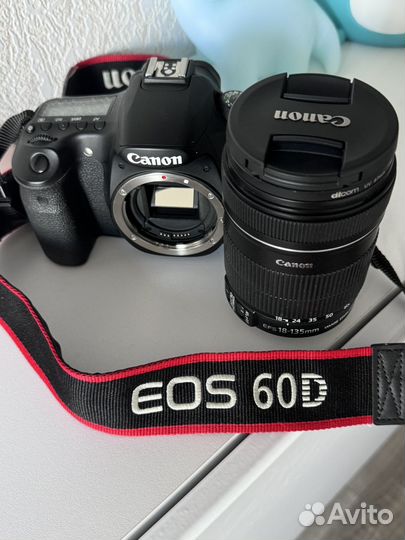 Зеркальный фотоаппарат Canon 60 D