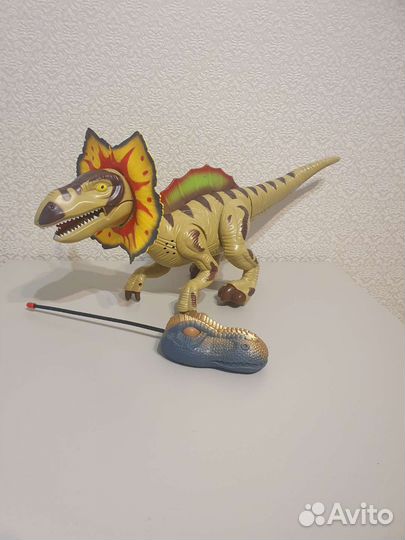 Робот динозавр