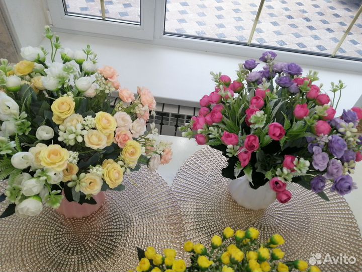 Цветы с вазами