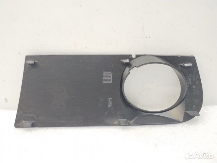 Накладка противотуманной фары передняя правая Bmw