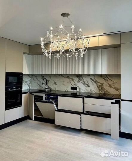 Стильный кухонный гарнитур