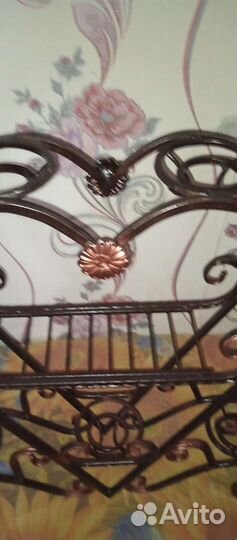 Подставка для цветов металлическая