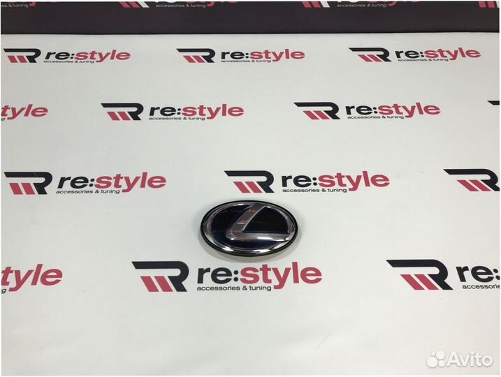 Эмблема в решетку Lexus RX H253