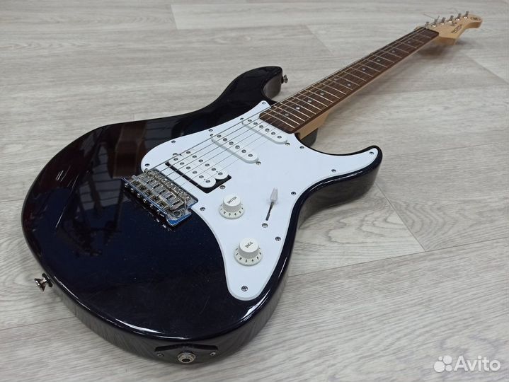 Электрогитара Yamaha