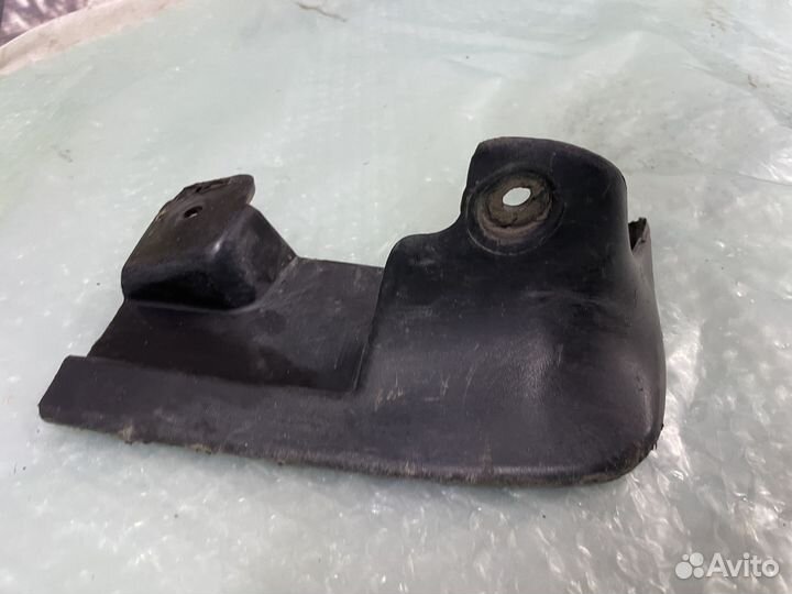 Брызговик передний правый Hyundai Accent Tagaz