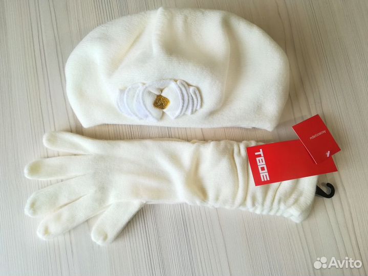 Берет шапка и перчатки (новые)
