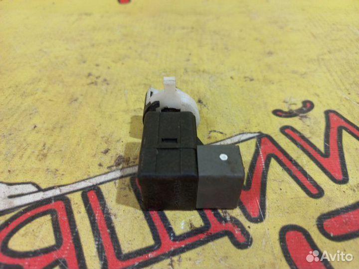Датчик включения стоп-сигнала Hyundai Solaris