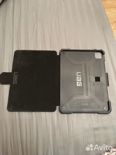 Чехол на iPad 11 UAG