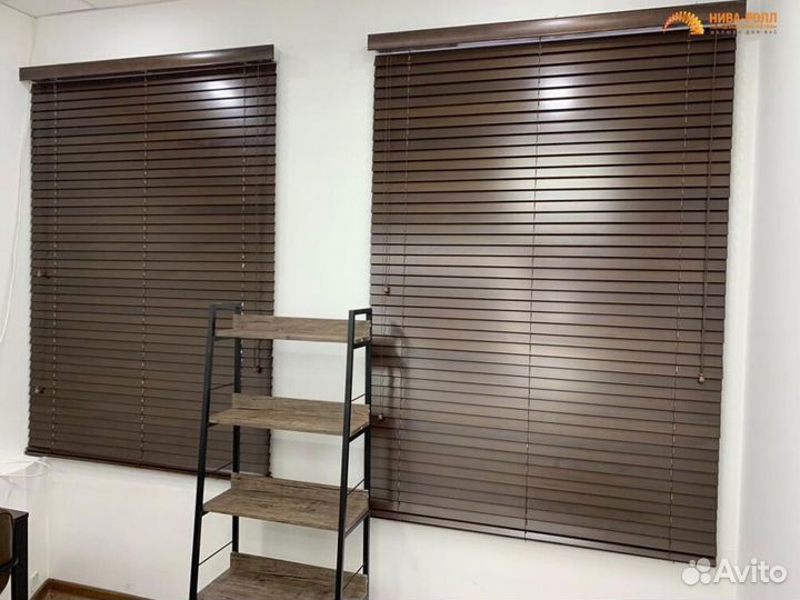 Деревянные жалюзи в современный интерьер