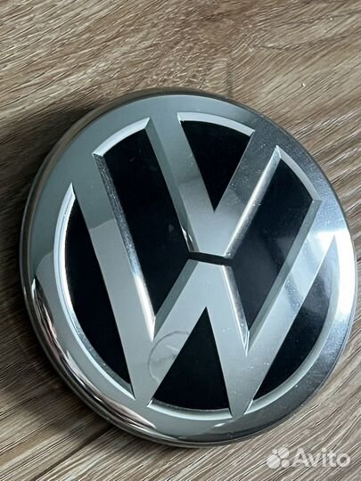 Эмблема VW 3G0853601.A