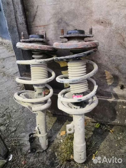 Передние стойки