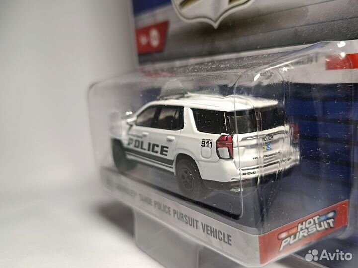 Модель 1/64 Chevrolet Tahoe 2021 Greenlight