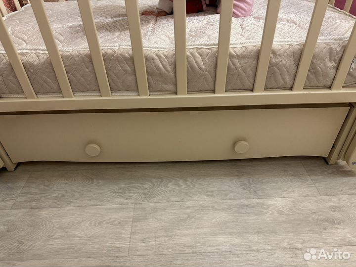 Детская кроватка