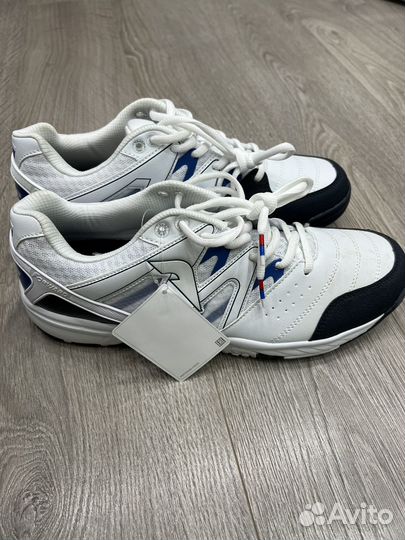 Кроссовки forward