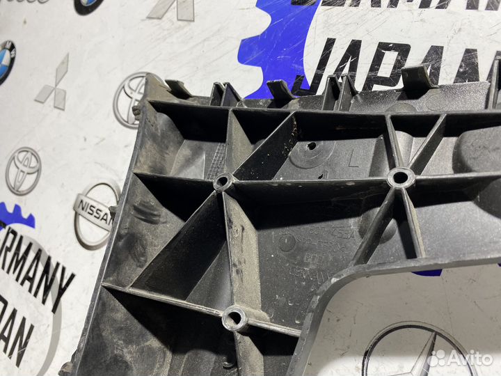 Направляющая заднего бампера левая Audi A4 B7